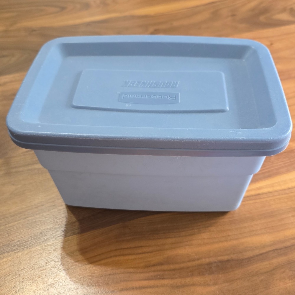 Rubbermaid Roughneck Storage Tote Small Plastic Bin Lid Blue 0475 4 Durable Home